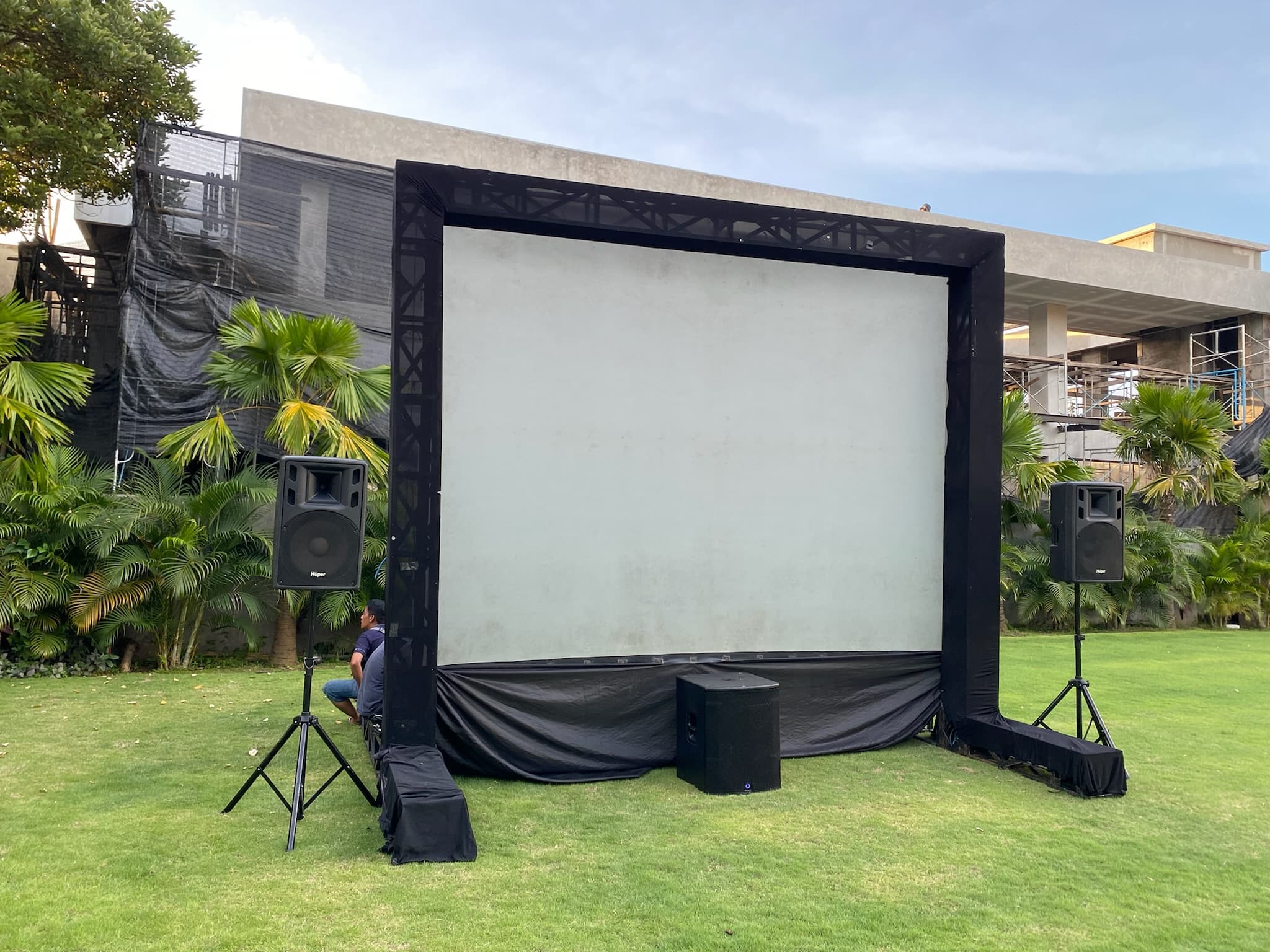 Screen 3x2m + Rigging — Indoor/Outdoor